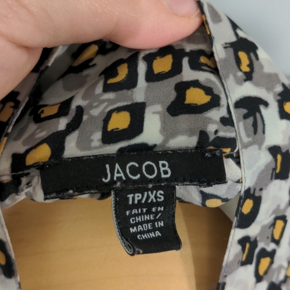 Chiffon sleeveless blouse - Picture 3 of 4